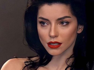 Merve Boluğur Geç Bulduğu Kumralını Erken Kaybetti! Ünlü Oyuncu ve Sevgilisi Erkan Şen Ayrıldı