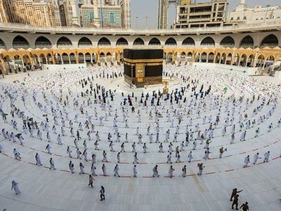 Mesafe Uygulaması Geri Geldi: Yarından İtibaren Kabe ve Mescid-i Nebevi'de Uygulanmaya Başlanacak