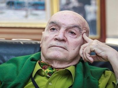 Meslektaşı acı haberi verdi: Gazeteci Hıncal Uluç hayatını kaybetti