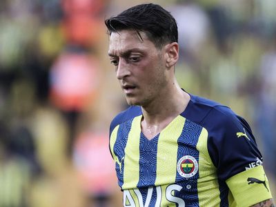 Mesut Özil Başakşehir ile anlaştı mı? Başakşehir Mesut Özil’i mi transfer edecek? Başakşehir’den dikkat çekici Mesut Özil paylaşımı