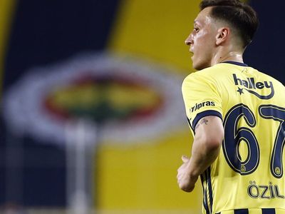 Mesut Özil: Fenerbahçe Çok Büyük Bir Kulüp
