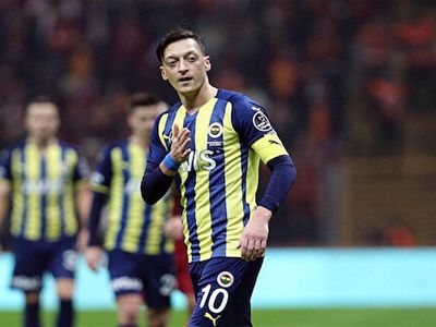 Mesut Özil Fenerbahçe'den ayrılıyor mu? Menajeri açıkladı!