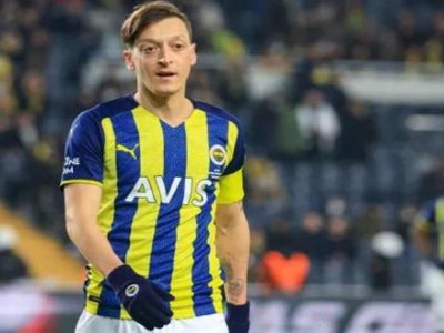 Mesut Özil Fenerbahçe'yi takipten çıkardı mı? Mesut Özil ve FB arasında neler oluyor? Oyuncu ipleri resmen kopardı