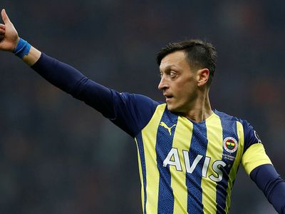 Fenerbahçeli Mesut Özil'in menajeri Erkut Söğüt, yıldız futbolcu hakkında çarpıcı açıklamalarda bulundu!
