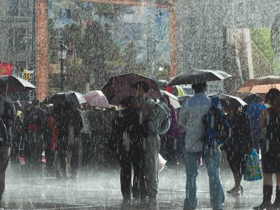 Meteoroloji bölge bölge açıklayarak uyardı: Yeni yılın ilk günleri sağanak yağışla geçecek