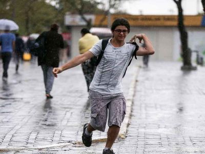 Meteoroloji o illerde yaşayanları uyardı: Çok kuvvetli sağanak yağış geliyor