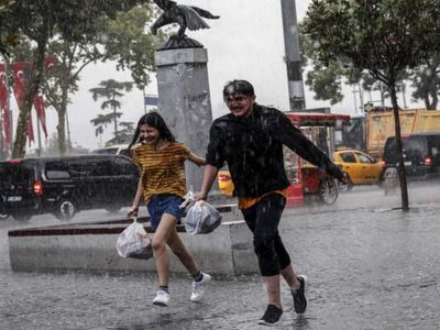 Meteoroloji saat vererek uyardı: İstanbul başta olmak üzere birçok ile sel uyarısı