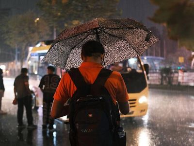 Meteoroloji sağanak yağışlı ve fırtınalı bölgeleri duyurdu: 12 il için sarı kodlu uyarı