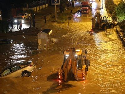 Meteoroloji turuncu kodla uyarmıştı: Hatay’da sağanak yağış etkili oldu