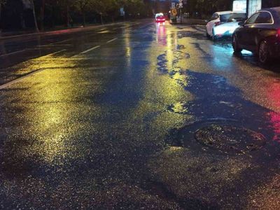 Meteoroloji ve AKOM uyarmıştı: İstanbul’da şiddetli yağış başladı