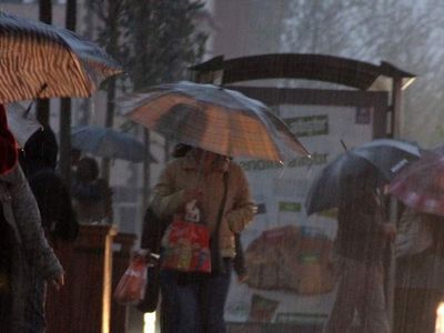 Meteorolojiden hafta sonu tatil planı yapanlara uyarı: Sağanak yağışlar geri geliyor