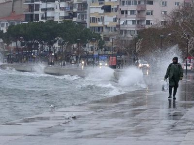 Meteoroloji'den Kuvvetli Rüzgar ve Yerel Yağış Uyarısı