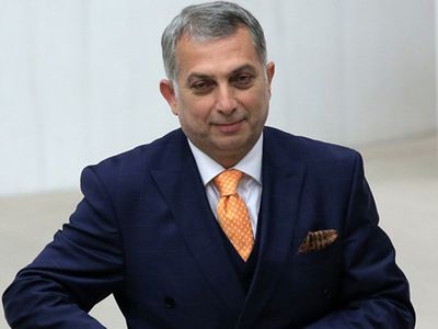 Metin Külünk Kimdir?