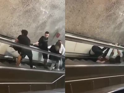Metroda yaka paça kavga ettiler! 