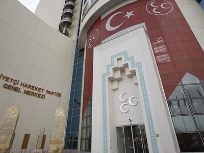 MHP’de "altın" istifa!