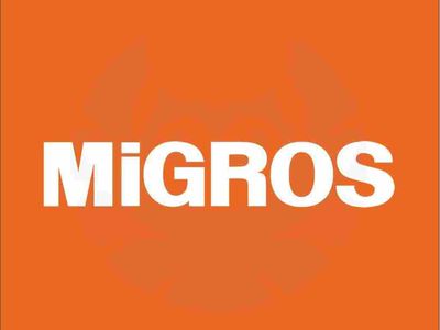 Migros’ta indirim rüzgarı! Temel gıda ürünlerinden olan ayçiçek yağı, şeker ve un  yeni fiyatlarıyla  raflarda yerini aldı!