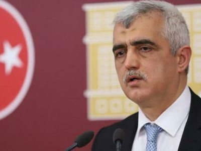 Milletvekilliği Düşürülen Gergerlioğlu Meclis'e Yorganla Geldi