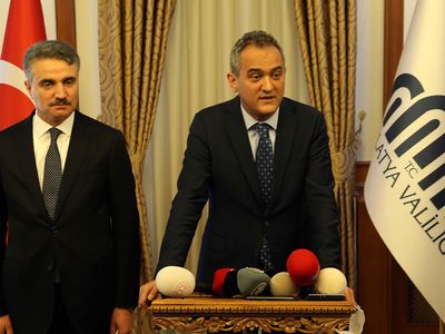 Milli Eğitim Bakanı Mahmut Özer yüz yüze eğitimle ilgili açıklamalarda bulundu