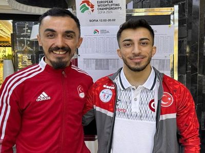 Milli halterci Muammer Şahin’den tarihi başarı: Avrupa Halter Şampiyonası’nda altın madalya kazandı