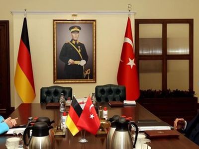 Milli Savunma Bakanı Hulusi Akar Alman Mevkidaşıyla Görüştü