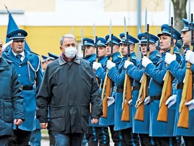 Milli Savunma Bakanı Akar'ın Ziyareti AB Basınında Yer Aldı: 'Bosna-Hersek'te Garantör Türkiye'