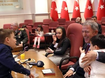 Milli Savunma Bakanlığı'nı çocuk sesleri şenlendirdi