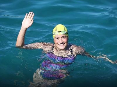 Milli yüzücü Aysu Türkoğlu Japonya'daki Tsugaru Boğazı'nda tarihi rekor için kulaç atıyor