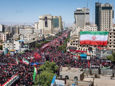 Milyonlar Ayetullah Hamaney’i uğurladı