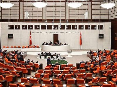 Milyonlar nefeslerini tuttu: EYT görüşmeleri Meclis’te yeniden başlıyor! İlk maaş tarihi belli oldu