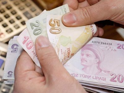 Milyonlarca çalışan merak ediyor: Memur ve emekli zam oranı netleşti