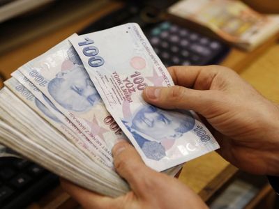 Milyonlarca emekli için ek maaş zammı gelişmesi: İhtimaller belli oldu