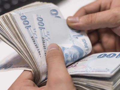 Milyonlarca emekli ve memuru sevindiren gelişme: Maaşlara en az yüzde 30 zam!