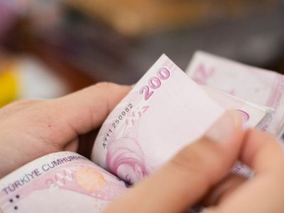 Milyonlarca emeklinin beklediği haber bakanlıktan geldi: Bayram ikramiyeleri 14-19 Nisan’da ödenecek