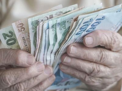 Milyonlarca İşçi Emekli Olmayı Bekliyor: Peki, Yüksek Maaş İçin Ne Zaman Emekli Olunmalı?