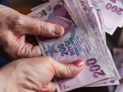 Milyonlarca memuru ilgilendiriyor: SGK erken emeklilikte düzenlemeye gitti