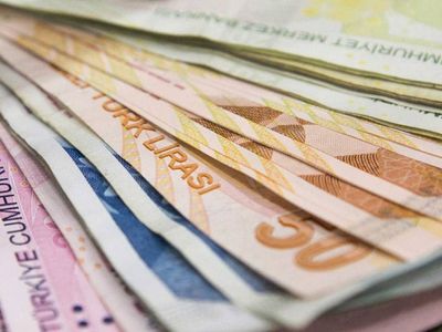 Milyonlarca vatandaşı ilgilendiriyor: Asgari ücret zammı ödemeleri değiştirdi! İşsizlik, yaşlılık ve engelli maaşı güncellendi