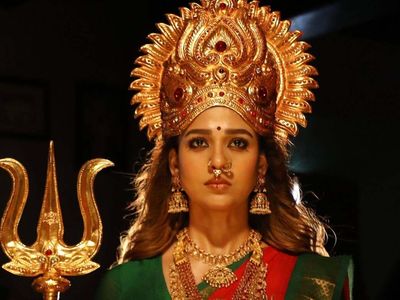Mookuthi Amman film konusu ve oyuncuları