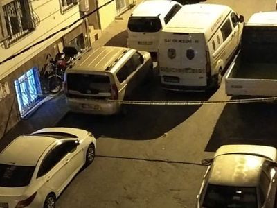 Motorcular İstanbul’da dehşet saçtı: Evlere ve arabalara kurşun yağdırdılar