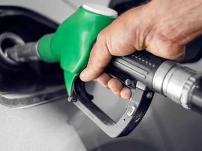 Motorin ve benzin fiyatları daha düşecek mi? Brent petrol kaç lira oldu? Motorin fiyatı neden düşüyor?