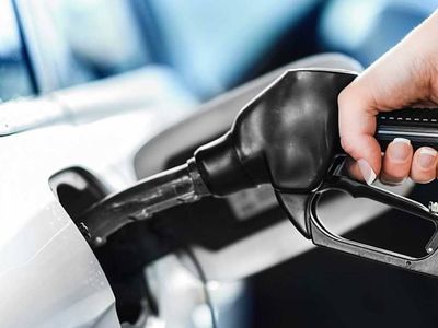 Motorin ve benzin fiyatlarında şok değişim yaşanabilir! 3 liraya kadar indirim bekleniyor! Uluslararası fiyatlarda güçlü dalgalanmalar var