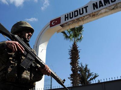 MSB: Yunanistan'a Kaçak Yollarla Geçmeye Çalışan 3 Kişi Yakalandı