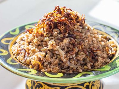 Mücendra pilavı tarifi : en güzel ve lezzetli mücendra pilavı nasıl yapılır? Mücendra pilavı malzemeleri ve pratik tarifi