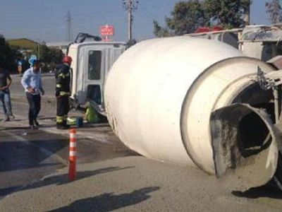 Muğla'da Beton Mikseri Devrildi
