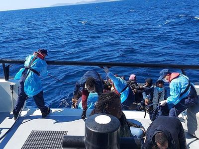 Muğla'da Lastik Botta Bulunan 15 Düzensiz Göçmen Kurtarıldı