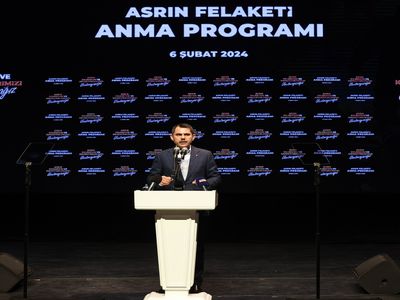 Murat Kurum "Asrın Felaketi Anma Programı"nda konuştu: ”Bu aziz milletle gece gündüz çalışacağız."