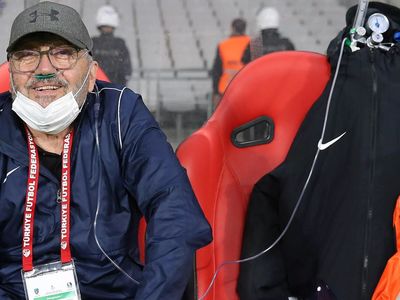 Mustafa Reşit Akçay Koronavirüs Sürecinde Yaşadıklarını Gözyaşlarıyla Anlattı!