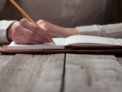 Mütevazı Ne Demek, Nasıl Yazılır?