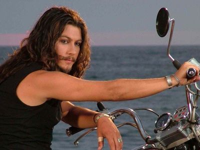 Müziğin efsanevi ismi Barış Akarsu’nun hayatı film oluyor! Barış Akarsu’yu hangi oyuncu canlandıracak? Akarsu'nun hayatı beyaz perdede