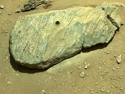 NASA Duyurdu: Mars'ta İlk Kaya Örneği Alındı!