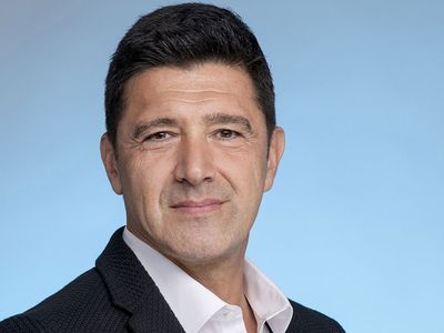 Neler Oluyor Hayatta'nın başarılı sunucusu Hakan Ural, canlı yayında aldığı acı haberle yıkıldı
